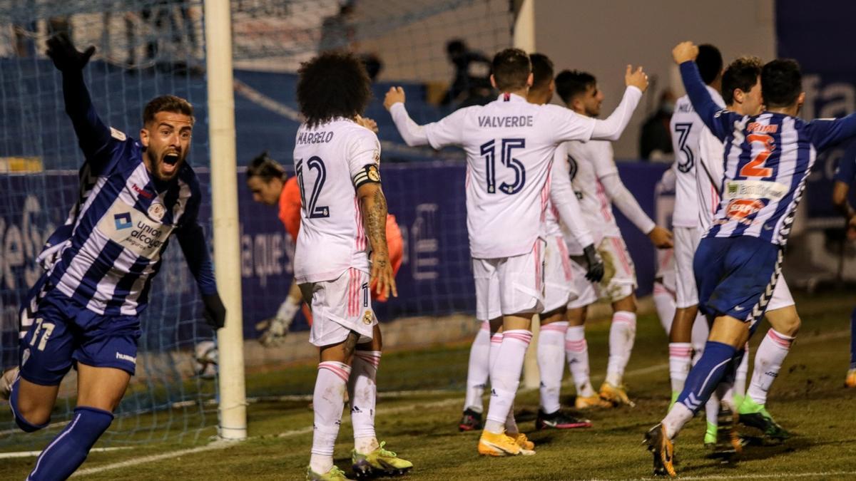 Alcoyano - Real Madrid: El Alcoyano hace historia y elimina al Madrid de la Copa del Rey (2-1)