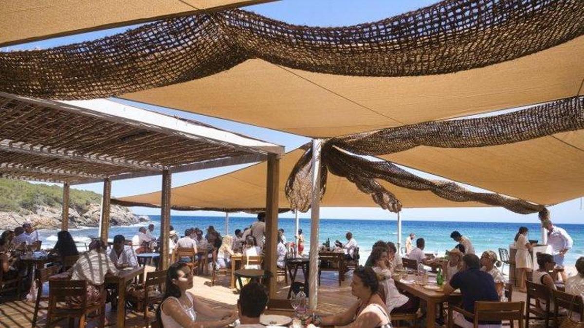 Ibiza coloca cuatro chiringuitos entre los mejores de España, según la lista Best Chiringuito 2026