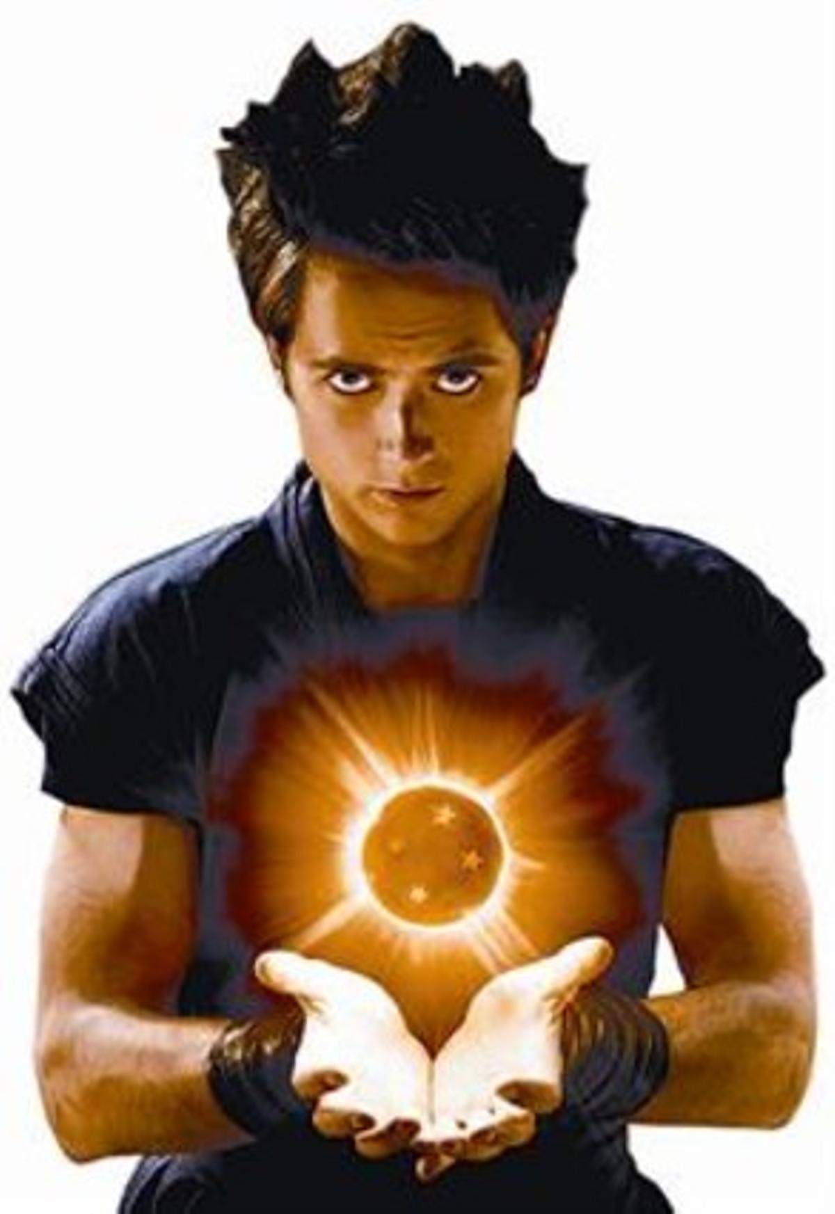 Justin Chatwin, com a Son Goku, a Dragonball evolution. Justin Chatwin, com a Son Goku, a Dragonball evolution.