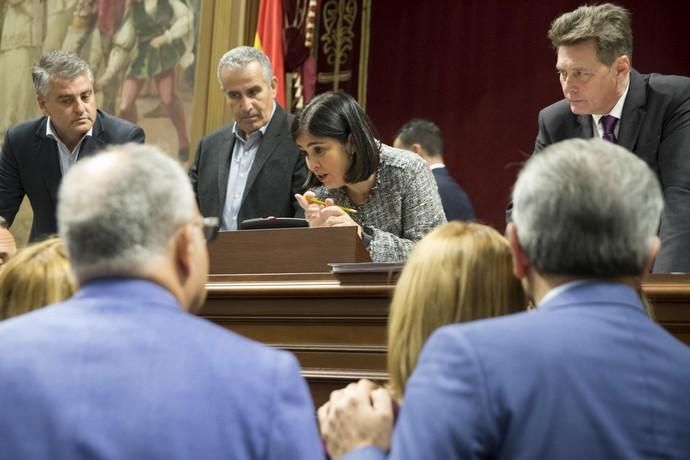 Delia Padrón Pleno del Parlamento de Canarias , Santa Cruz de Tenerife , presidente Fernando Clavijo CC