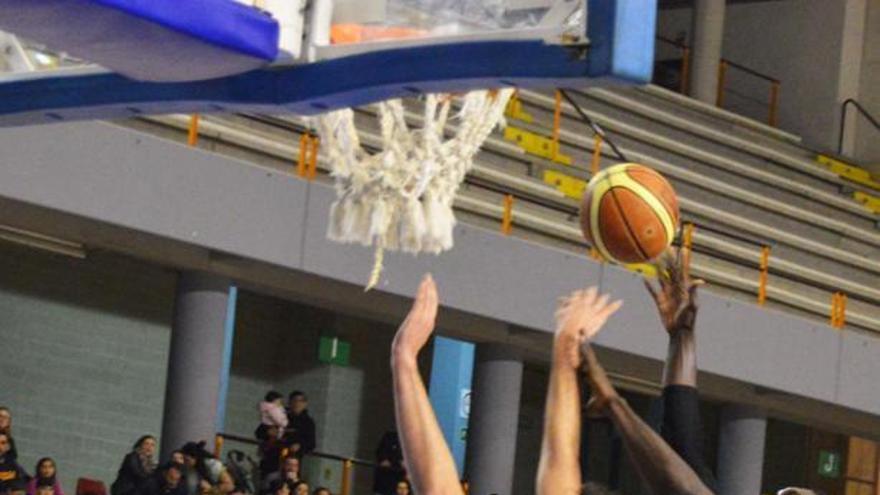 El Smurfit Kappa Bball Córdoba pierde su primera opción de jugar el grupo por el ascenso