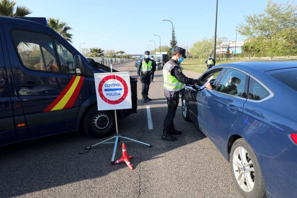 Control policial en al salida de la carretera a Huesca