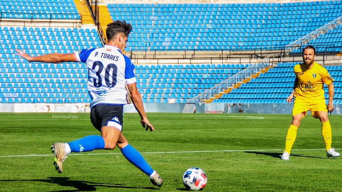 El centrocampista del Hércules Pedro Torres, el pasado domingo en su reaparición ante el Orihuela tras un mes y medio de baja.