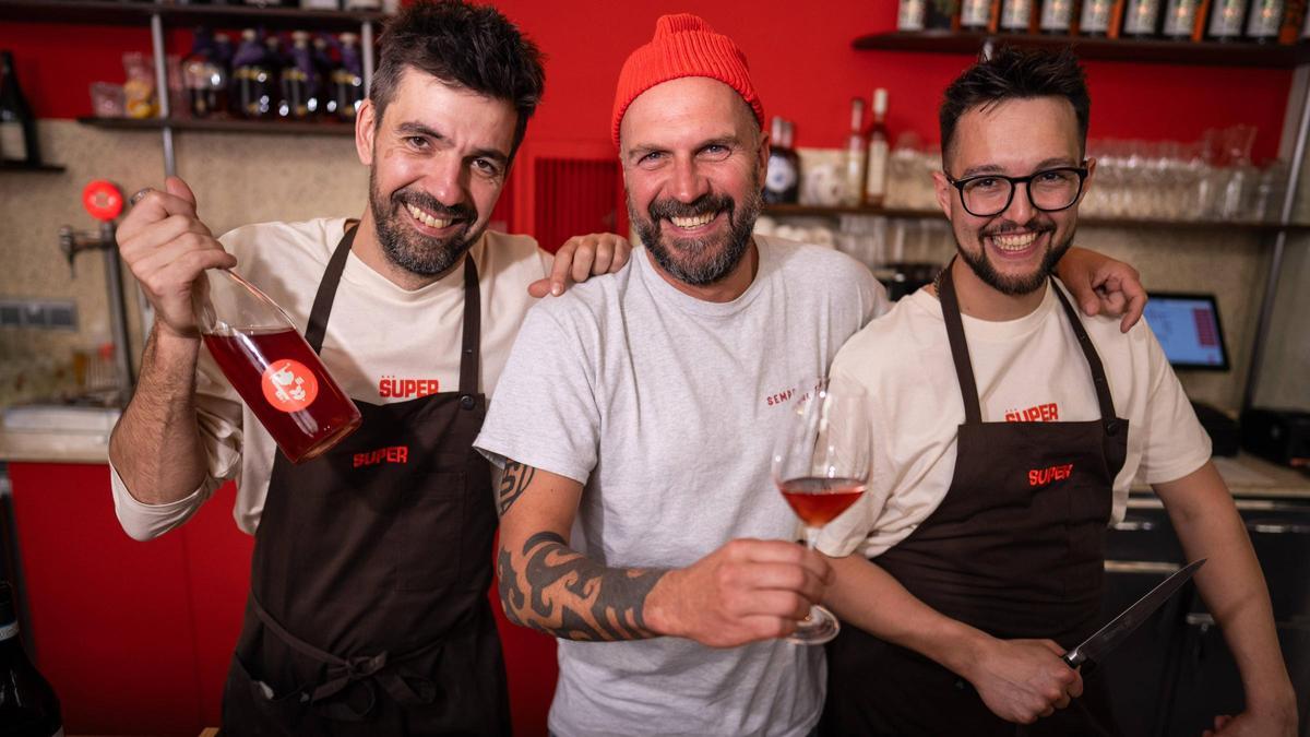 David Garcia, Stefano Colombo y Jordi Colpani, en el Bar Súper.