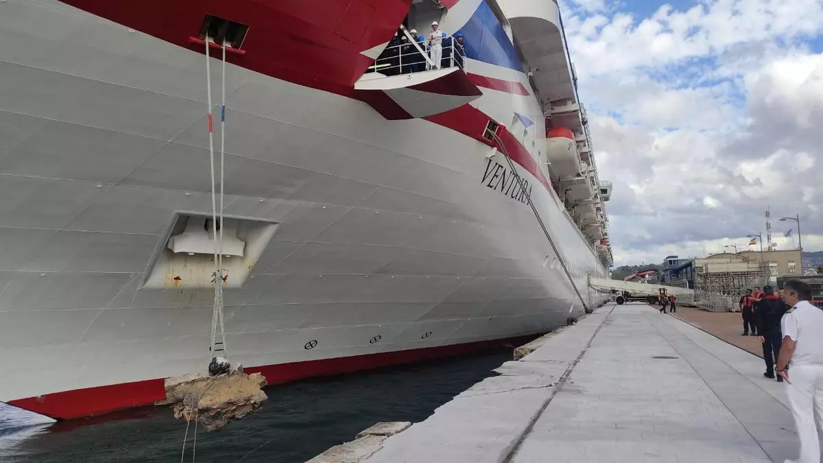El 'Ventura' arranca un noray del muelle de trasatlánticos de Vigo