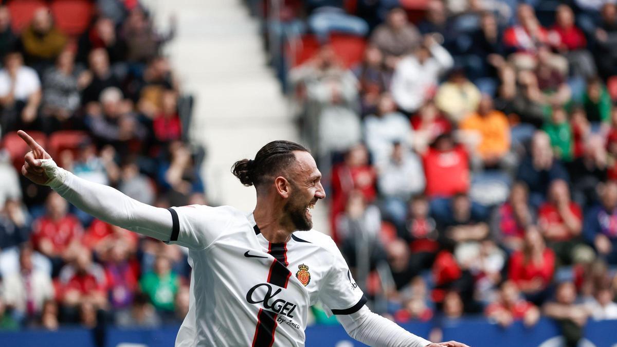 Muriqi celebra su primer gol en El Sadar.