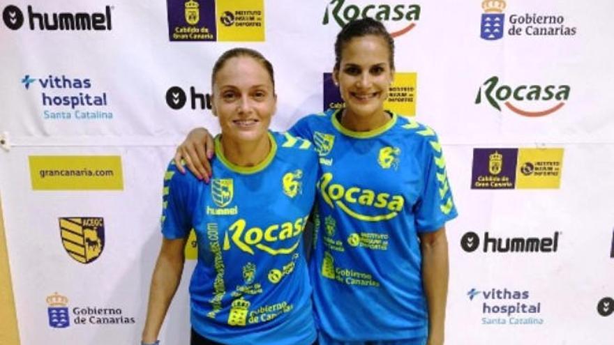 Silvia Navarro y Almudena Rodríguez, jugadoras del Rocasa.