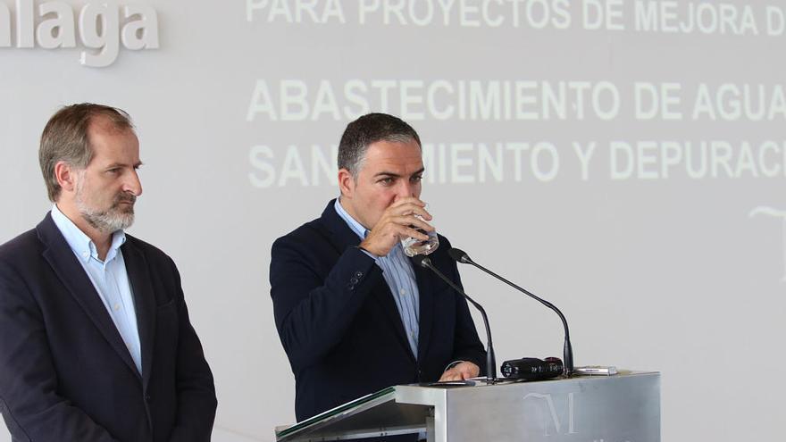 Sichar y Bendodo en una rueda de prensa conjunta.