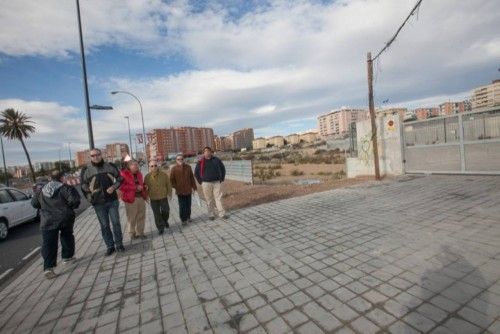 Los vecinos se unen para denunciar la «chapuza» del Acceso Sur de Alicante