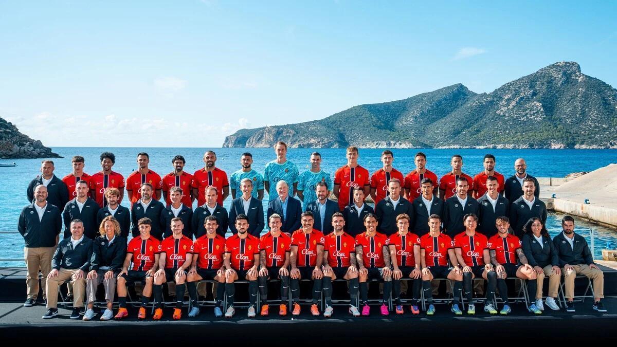 Foto de la plantilla del Real Mallorca que inició la temporada 2025-26