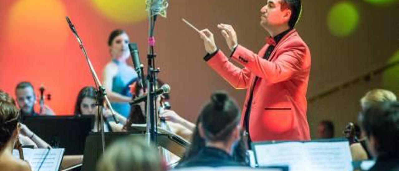 El compositor alicantino Óscar Navarro, en un reciente concierto en el ADDA.