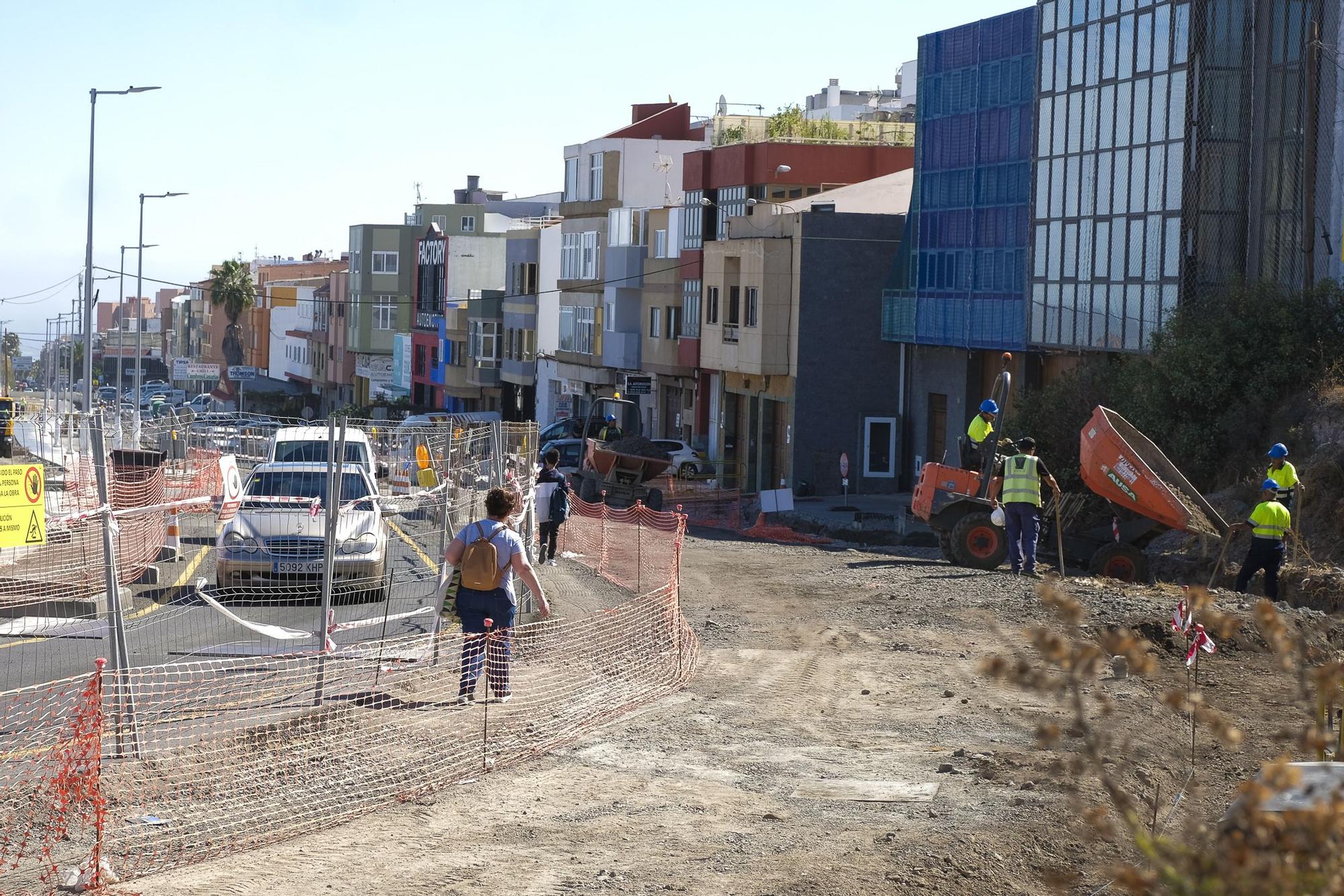 Obras en las aceras de Los Tarahales