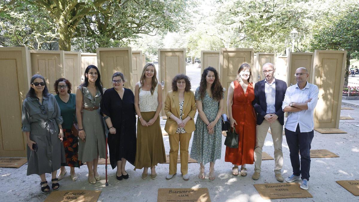 Las autoridades que acudieron al acto de presentación de la campaña en la Alameda