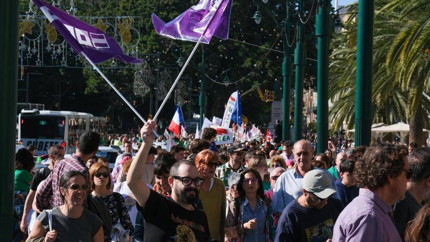 Miles de personas se manifiestan en Sevilla y Málaga en defensa de la educación pública