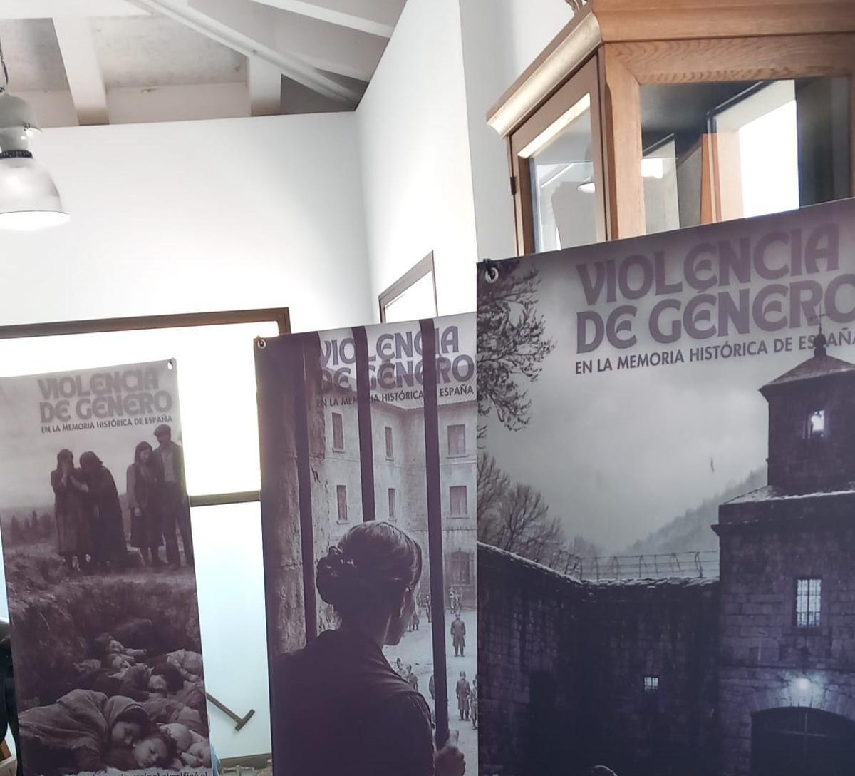 Algunos de los paneles de la exposición