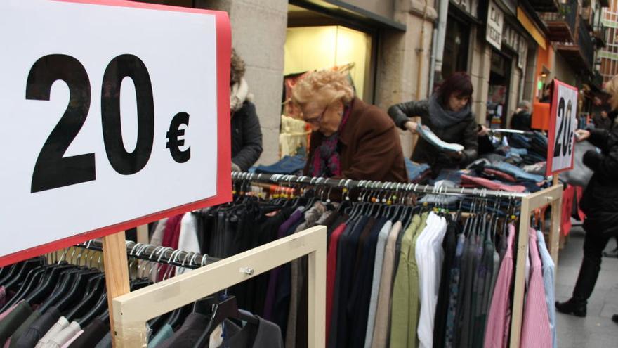 Una edició de les gangues al carrer Major.