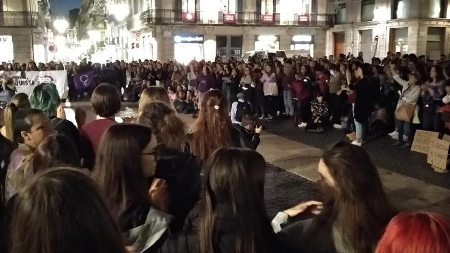 Mig miler de persones es manifesten a Barcelona contra la sentència de la «Manada de Manresa»