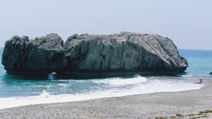 Fue encontrado entre las rocas en la playa de la Galera.