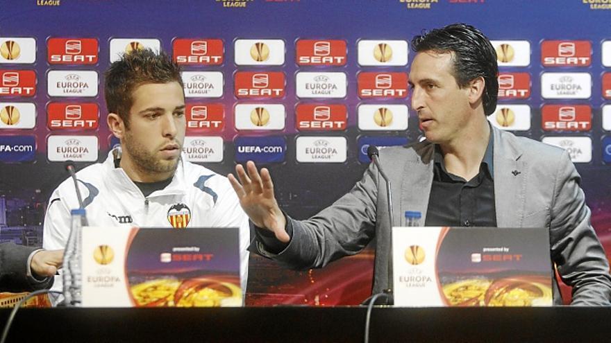 Jordi Alba y Emery analizan al AZ