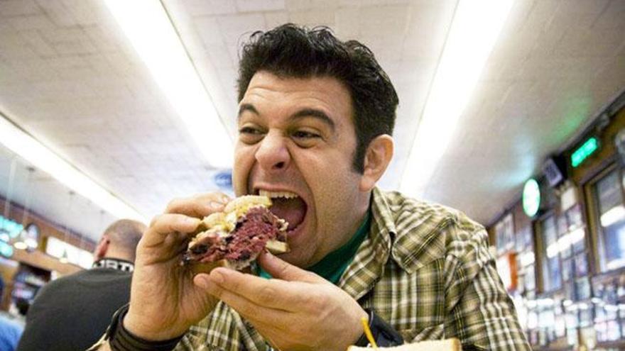 El presentador Adam Richman.