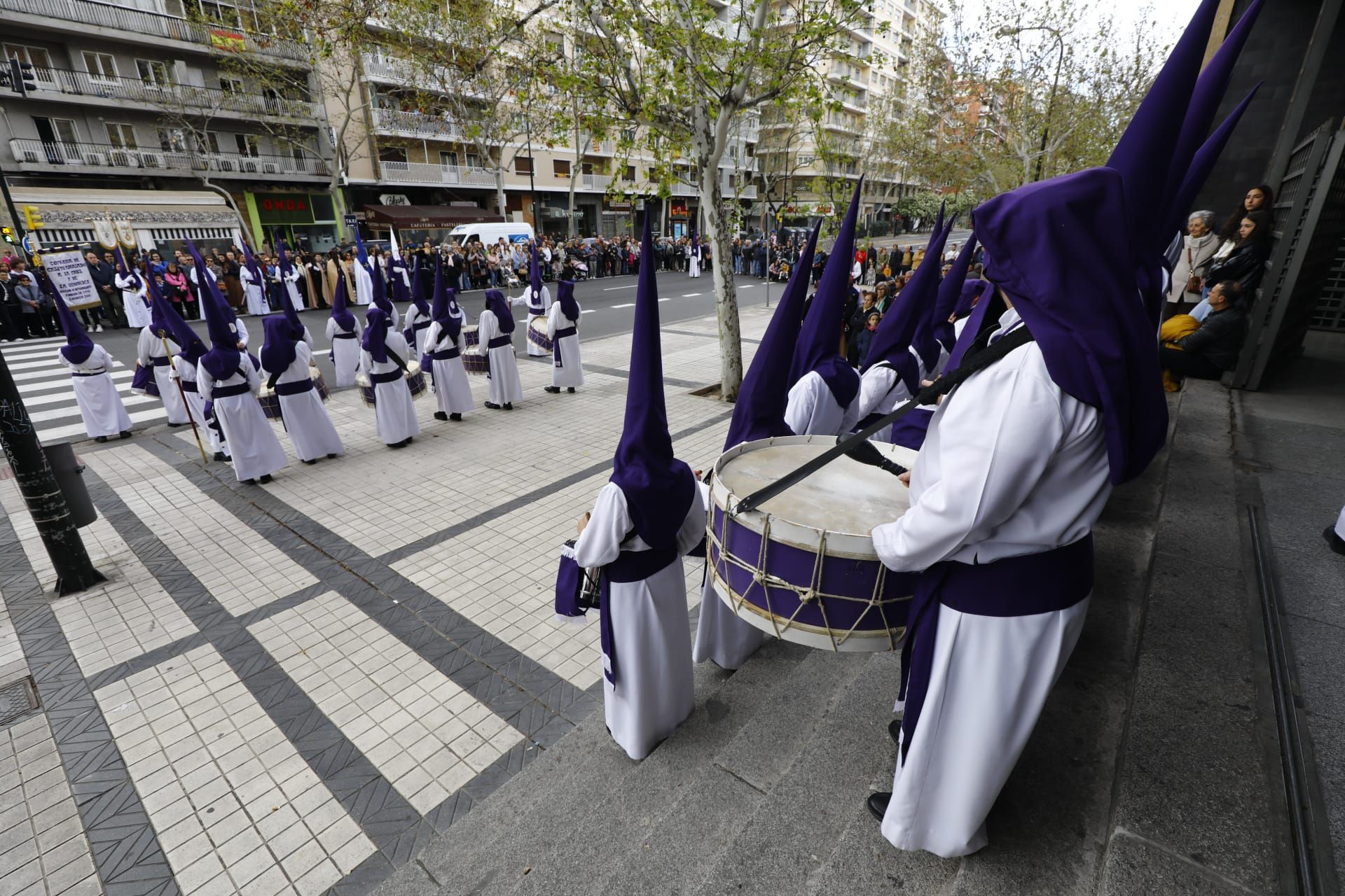 En imágenes | Salida de la Cofradía de la Verónica de la parroquia de El Carmen