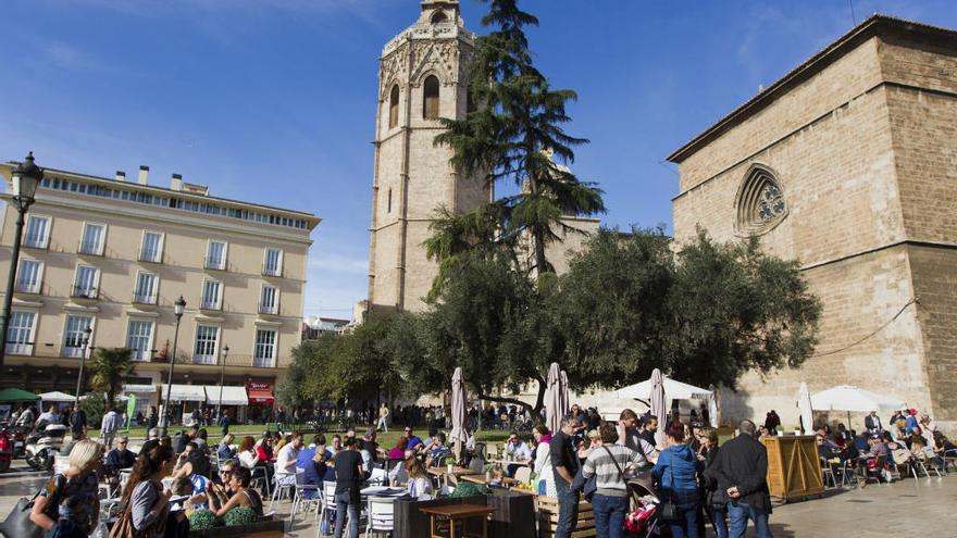 Terrazas en la plaza de la Reina.