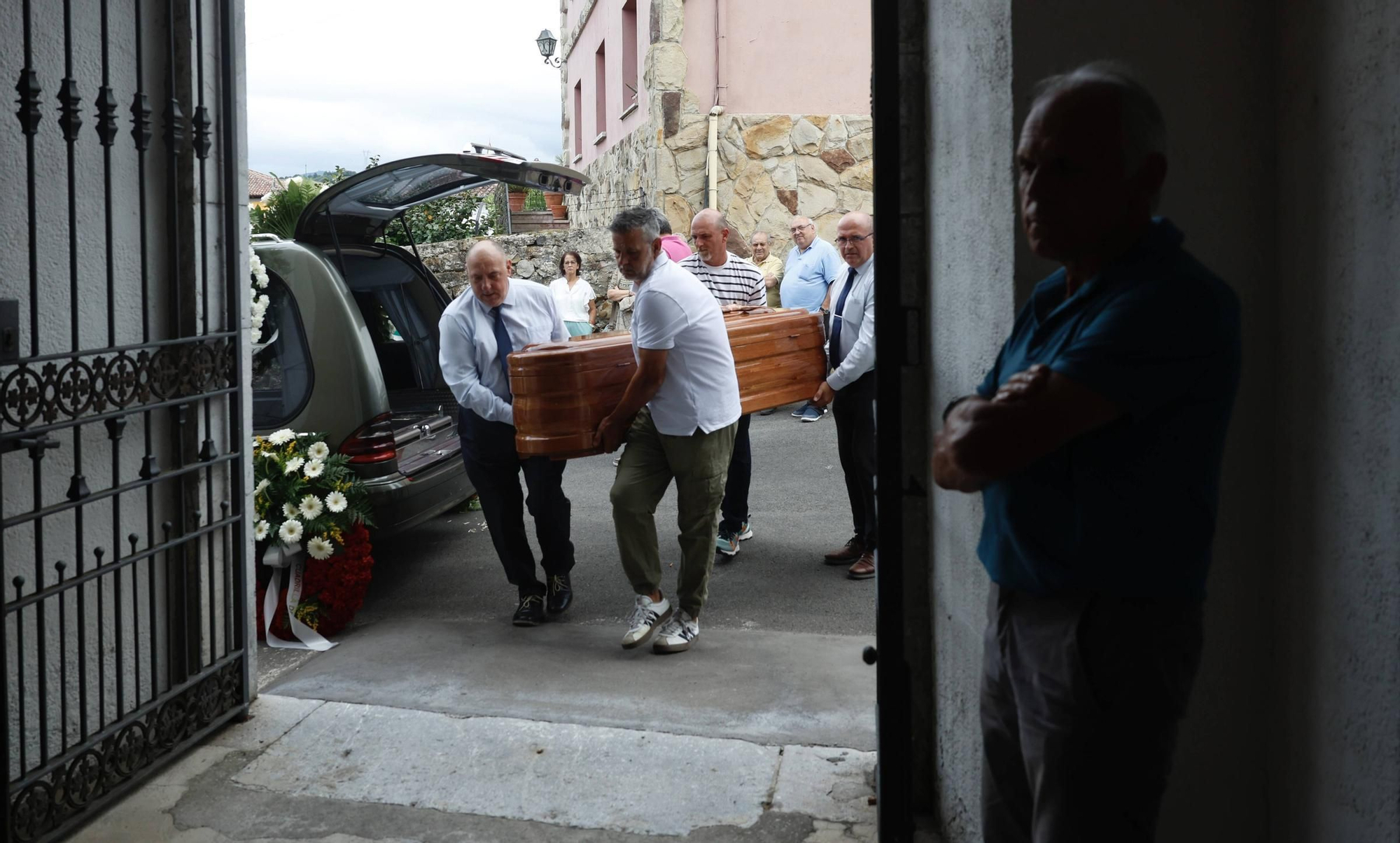 Arriondas despide a Marcial Manzano, "un paisano entrañable, de los de antes"