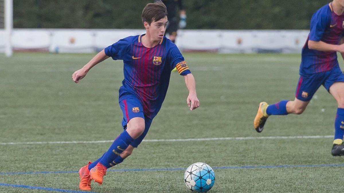 Jorge Alastuey luce el brazalete de capitán en el Cadete B