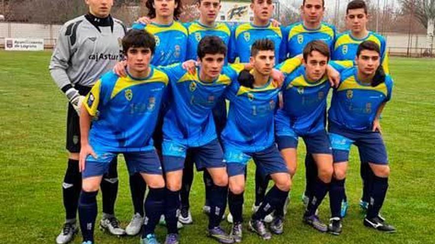 Formación inicial del combinado sub-18 de Asturias que ayer ganó 4-2 al de La Rioja.