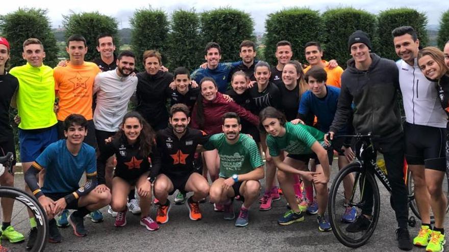 Componentes del LA208 Triatlón Club de Elche en Avilés