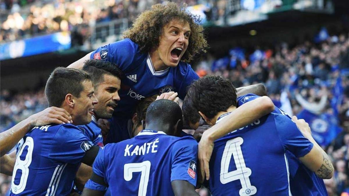 Los jugadores del Chelsea, eufóricos por el triunfo ante el Tottenham en la FA Cup