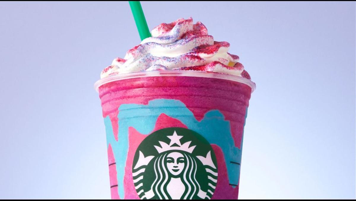 Starbucks lanza el único café de cambia de color (y queremos probarlo ya)