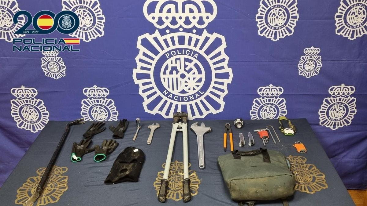 Efectos intervenidos tras la detención de los dos sospechosos.