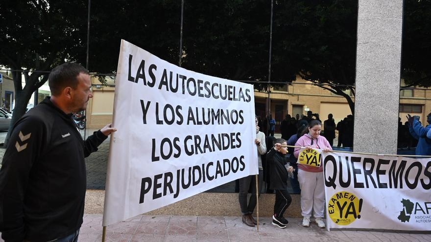 Manifestación de autoescuelas de Castellón