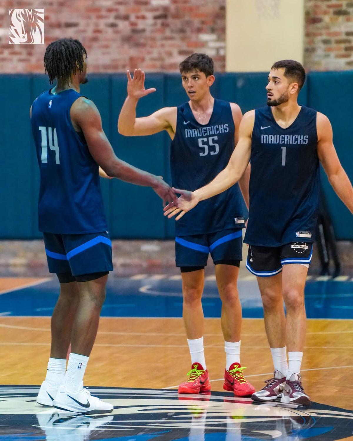 El base vallisoletano Sergio De Larrea ya ha comenzado a entrenarse con los Dallas Mavericks, franquicia de la NBA con la que ha firmado un contrato de cuatro años.