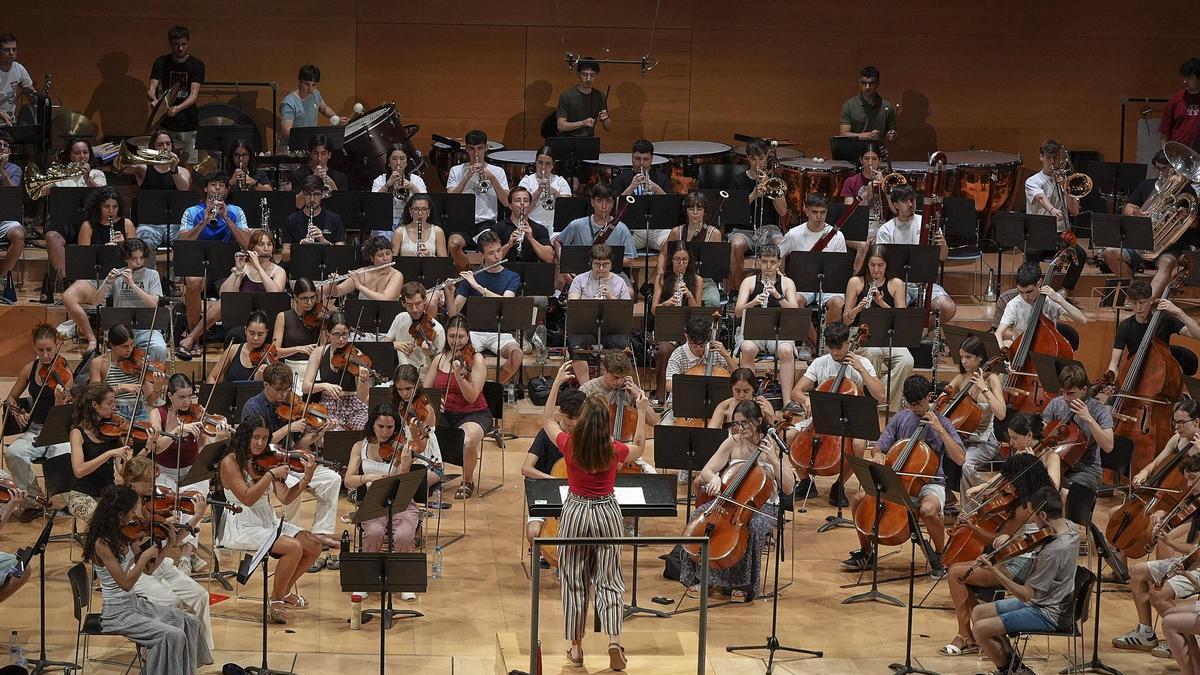 Durant l'assaig obert de la Jove Orquestra de les comarques gironines.