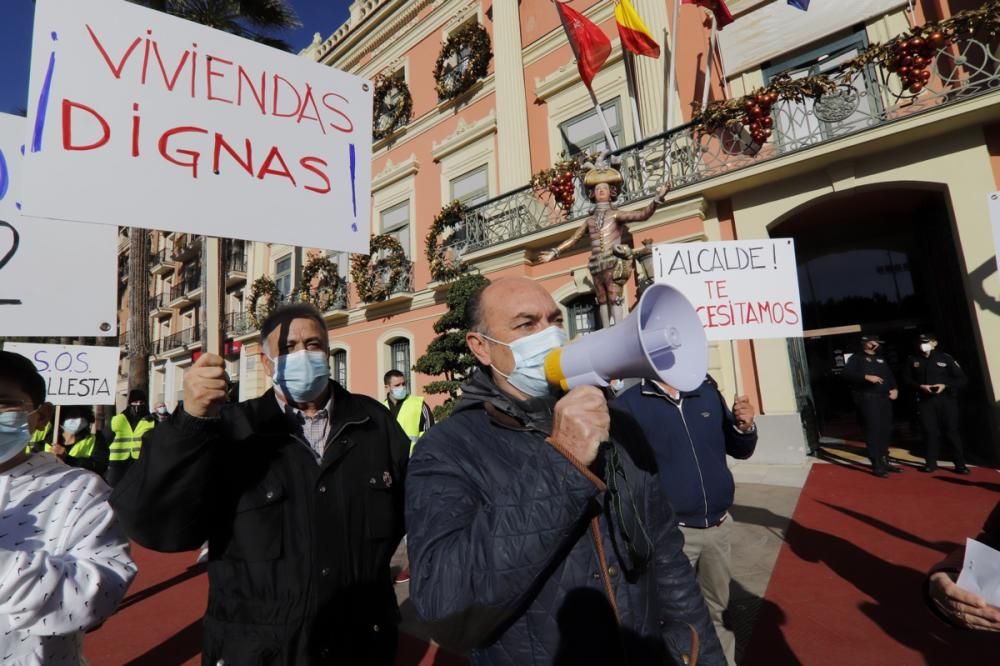 Vecinos de La Paz lanzan un SOS a Ballesta para que agilice el plan de Rejas