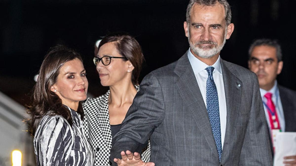 El look de cebra de la reina Letizia en Cuba