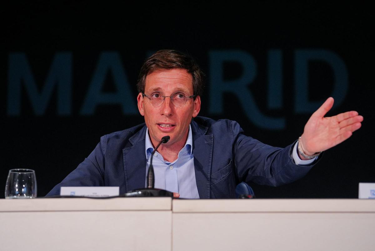 Almeida en la rueda de prensa posterior a la Junta de Gobierno celebrada en Vicálvaro.