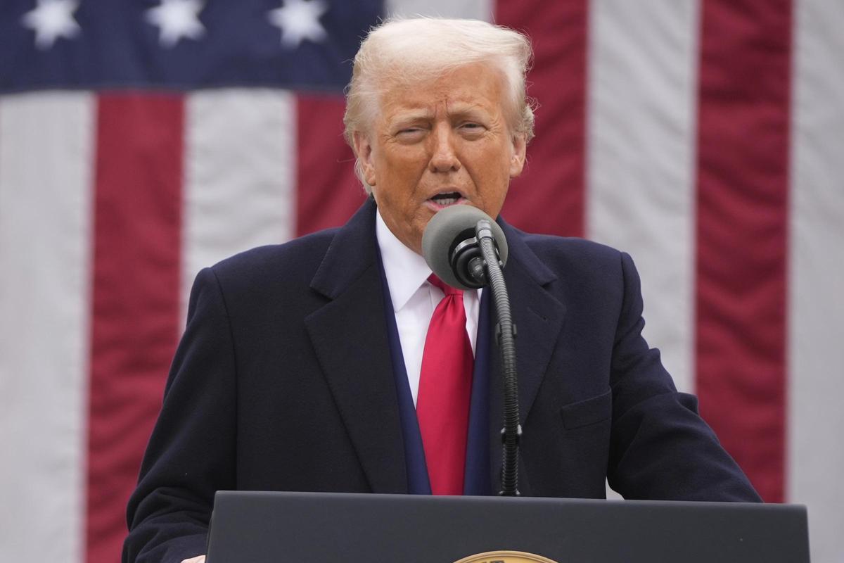 Trump lanza su guerra comercial con un arancel universal del 10% y uno específico del 20% a la UE