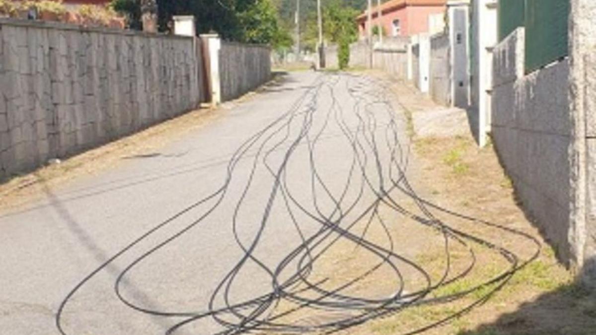 Trabajos de instalación de la fibra óptica.   | // FDV