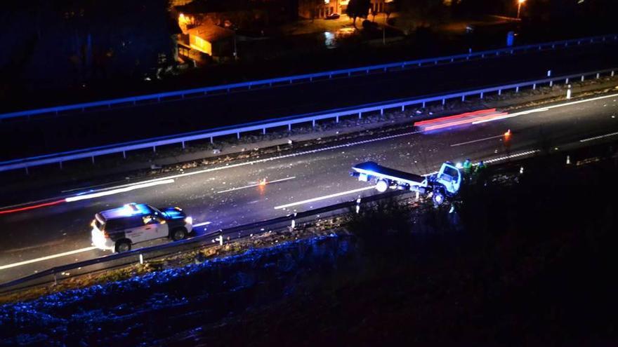 Cuatro heridos en una colisión múltiple por un jabalí en la Autovía del Cantábrico en Llanes