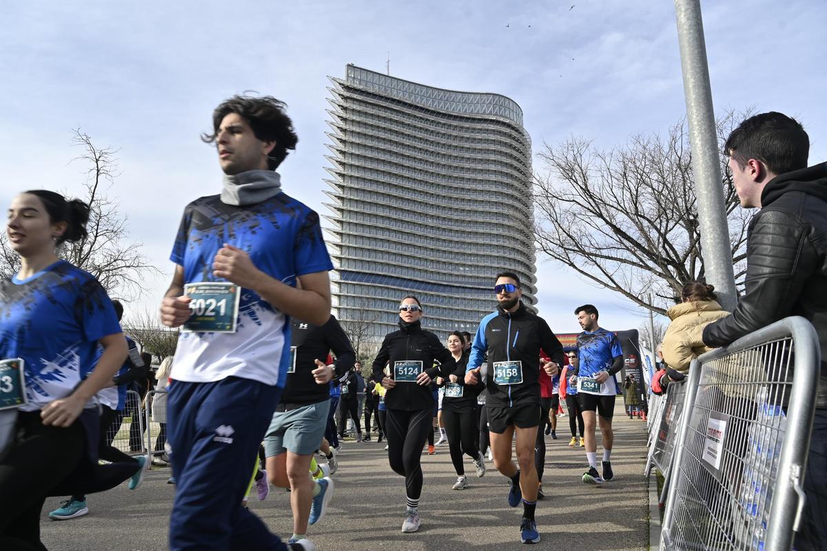 En imágenes | Zaragoza no falla a su cita con la 10K Carrera Popular del Roscón