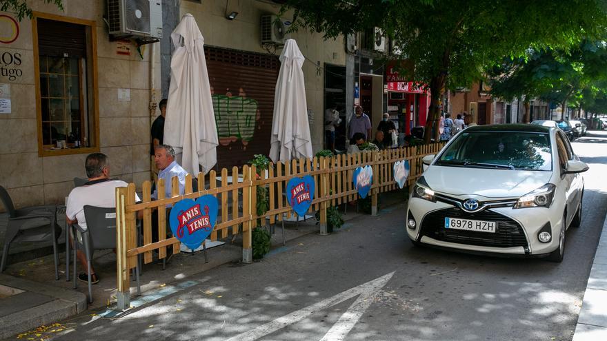 No más veladores en zonas de aparcamiento en Alicante