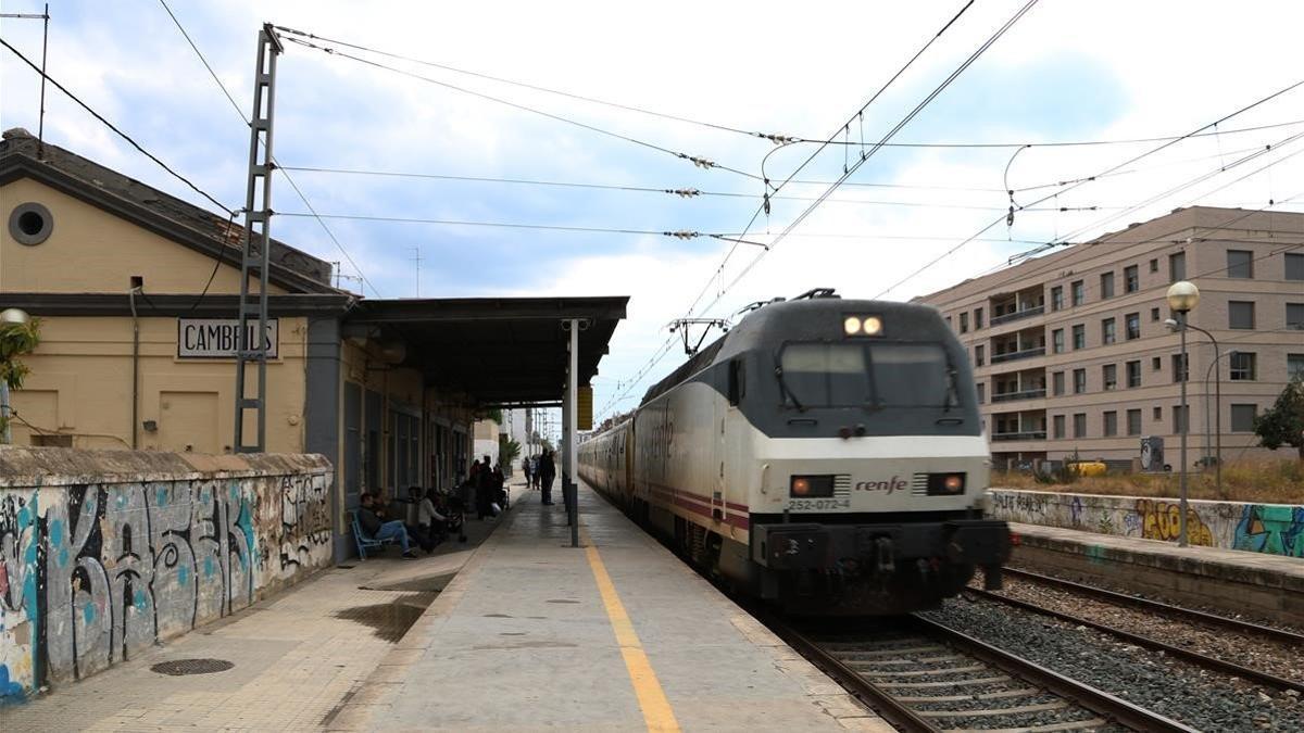 Un tren de la línea de Tarragona.