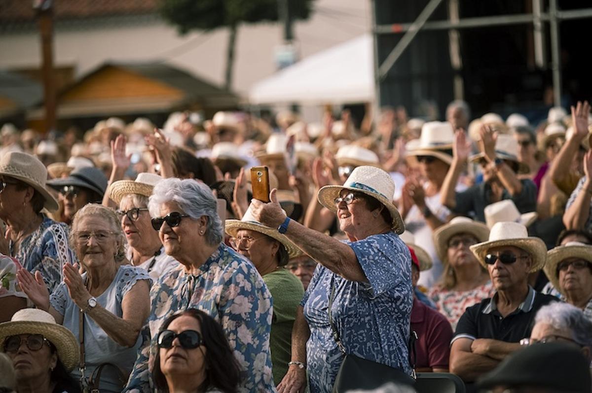 Mayores disfrutando del Carnaval.