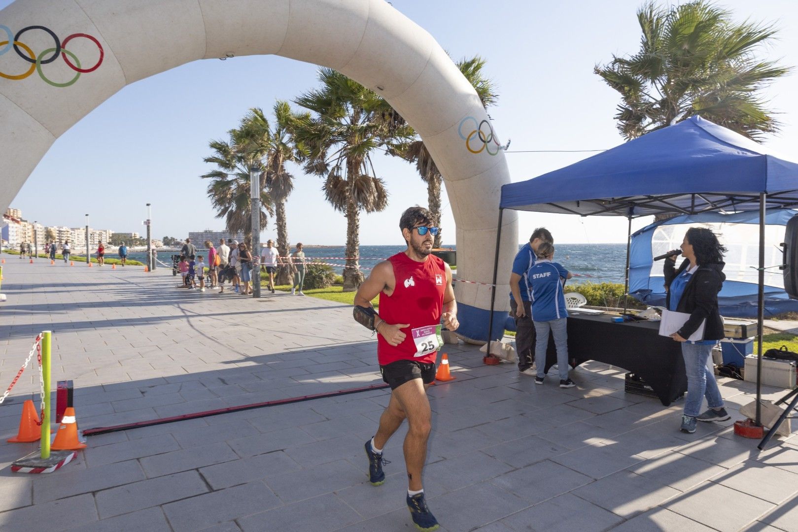 Así fue en imágenes una nueva edición de la carrera solidaria de AFA Torrevieja