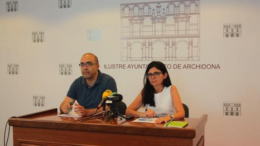 Rueda de prensa archidona ahorro reducción sueldos concejales confianza.