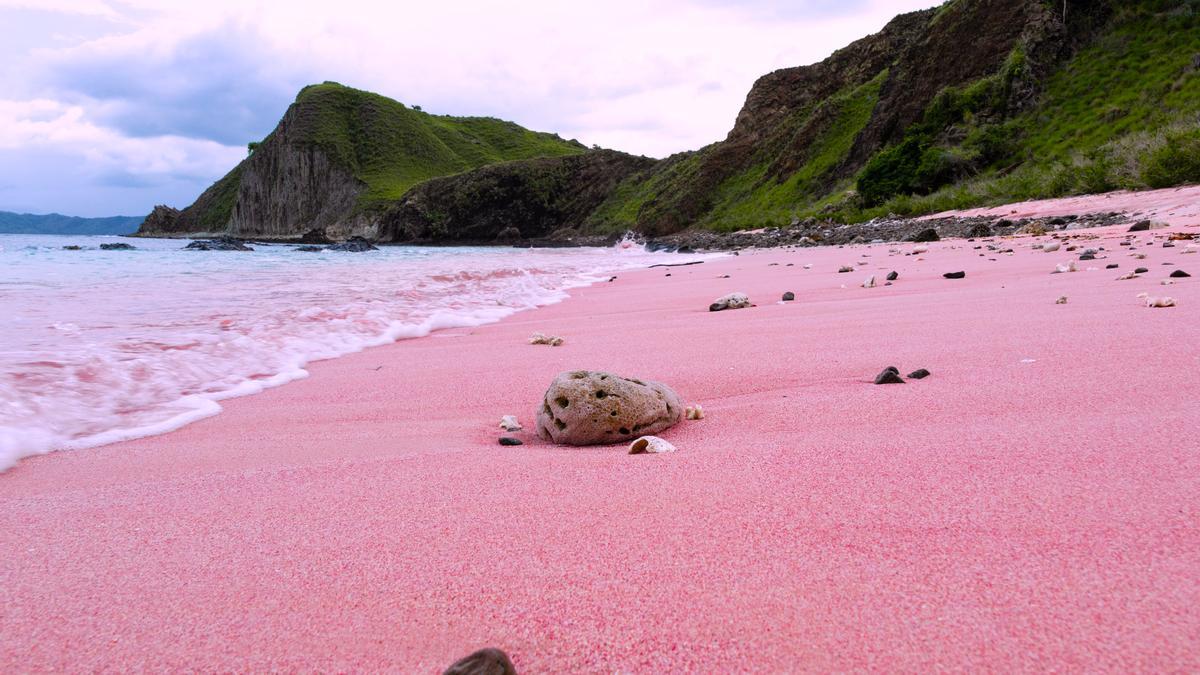 Pink Beach, en Indonesia.