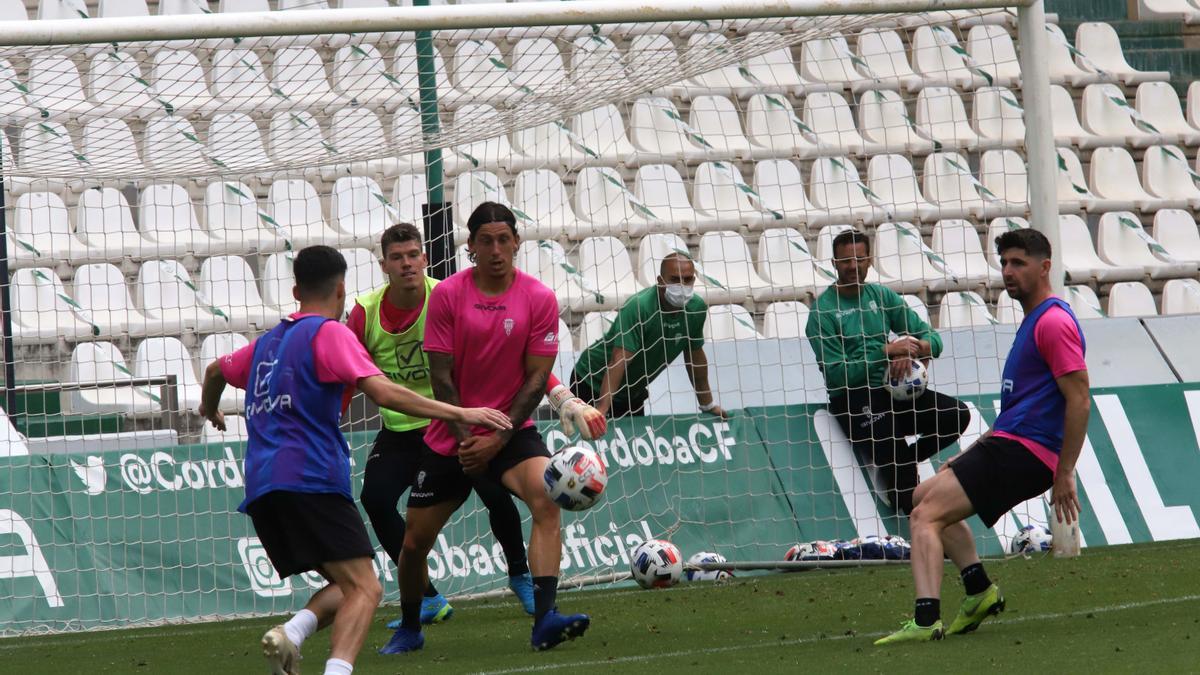 Entrenamiento del Córdoba CF tras el descenso a Segunda RFEF
